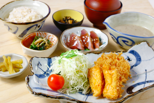 ＜春の旬盛膳＞カツオのお刺身と桜海老のクリームコロッケ